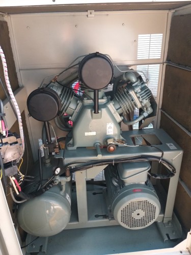 Máy nén khí Piston có thùng cách âm